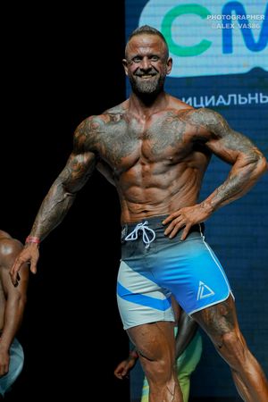 MEN'S PHYSIQUE +179